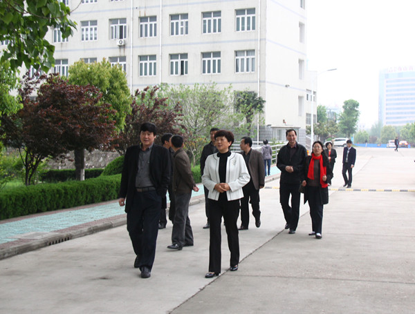 皖西卫生职业学院党委书记郑丹竹一行来我院交流考察