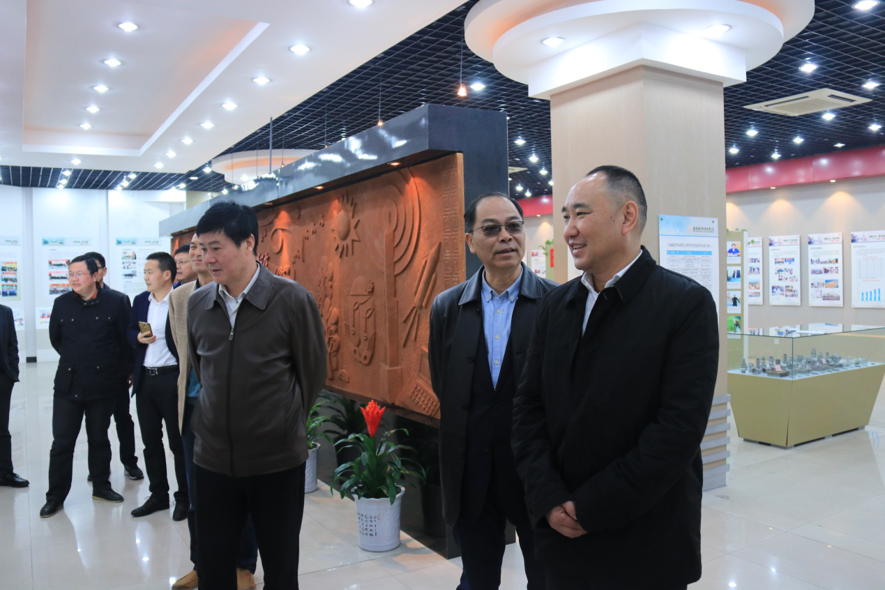 听取汇报后,杨长俊充分肯定了我校党委,纪委对纪检工作的高度重视