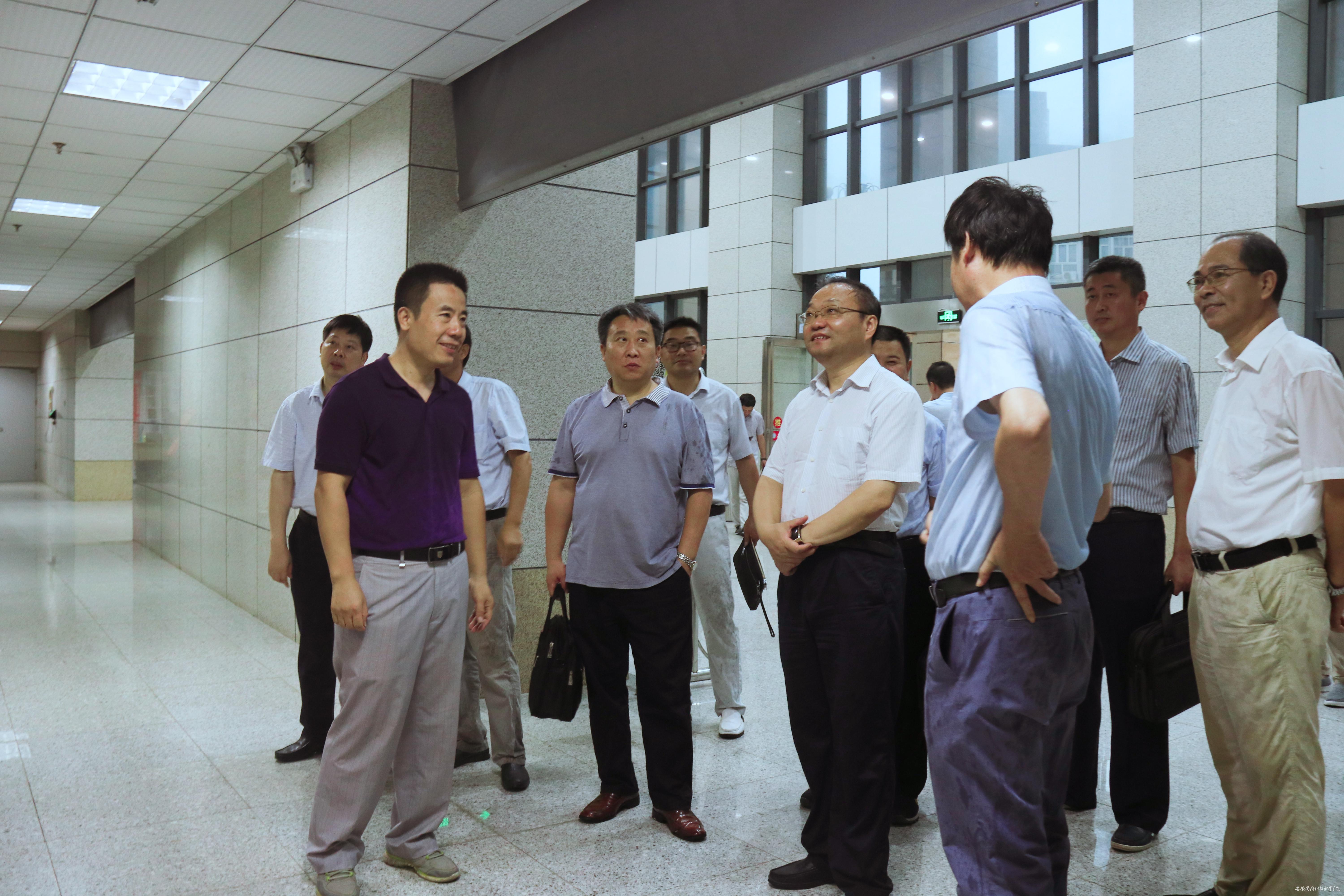 六安市委常委,副市长束学龙一行莅临我校调研指导工作